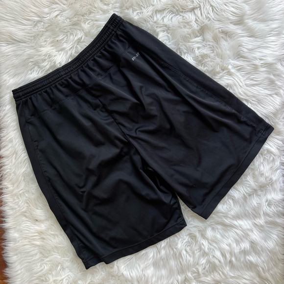 Nike Mens Fitness Shorts Black Flat Front Pockets Elastic Waist Light Weight M - Picture 2 of 8